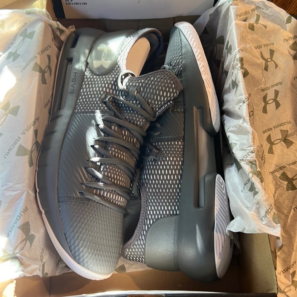 Mens Under Armour Size 13 Sneaker